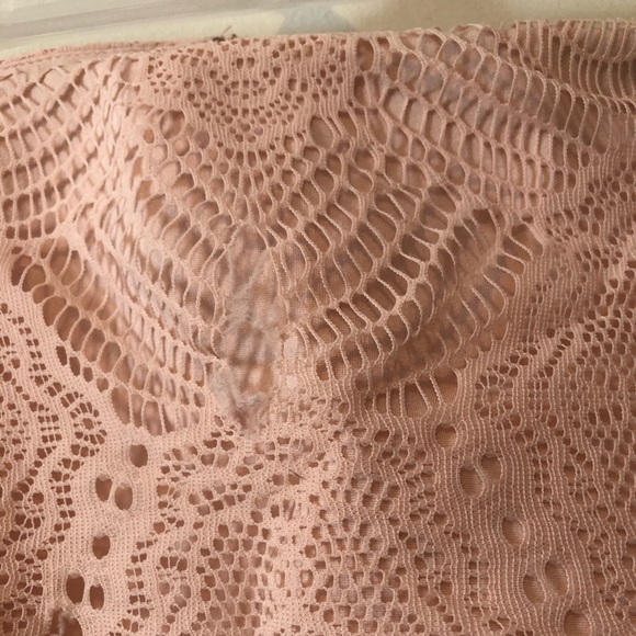 Torrid Pink lace overlay skirt - Picture 2 of 3